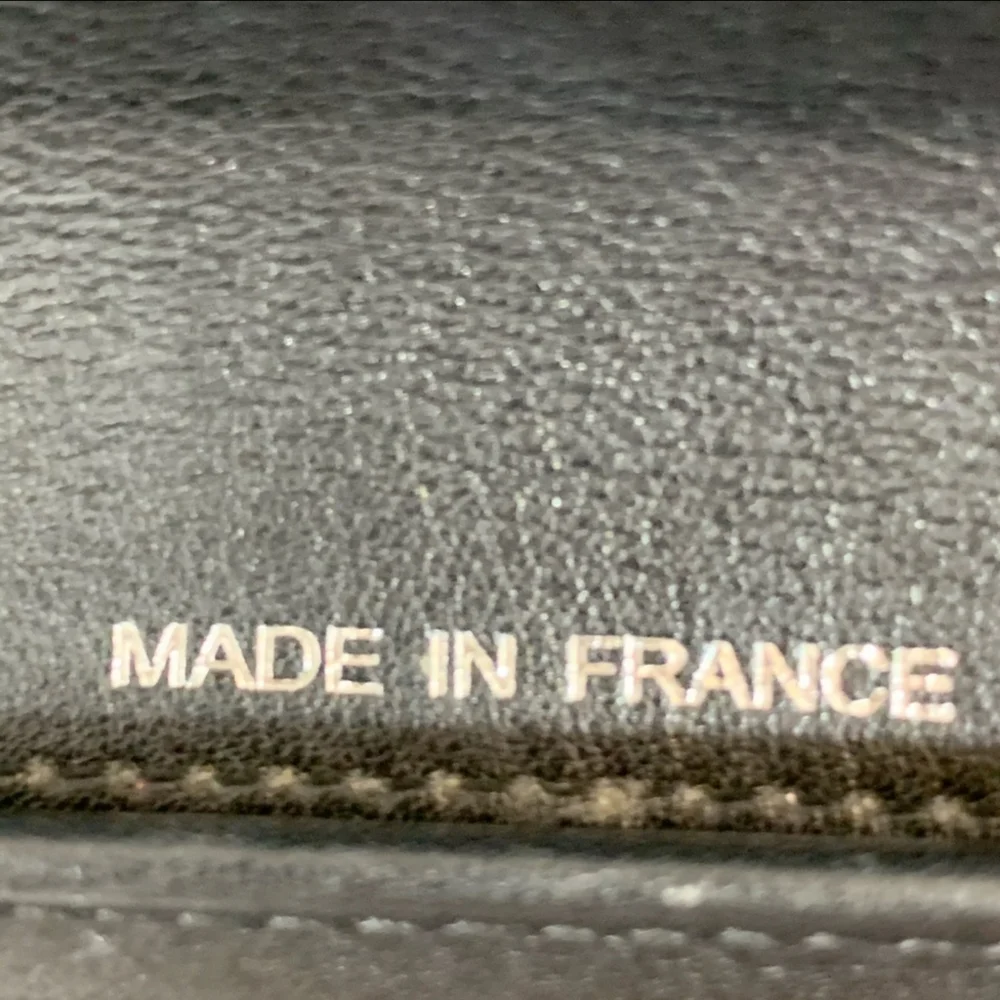 CHANEL authentic pre